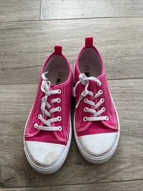 Kids Hot Pink Canvas Lace-Up Sneakers